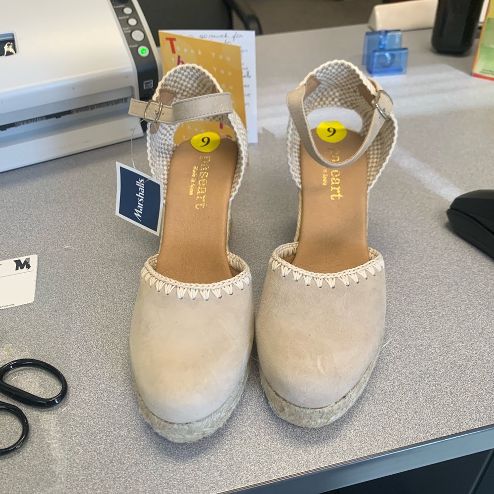 Women’s shoes